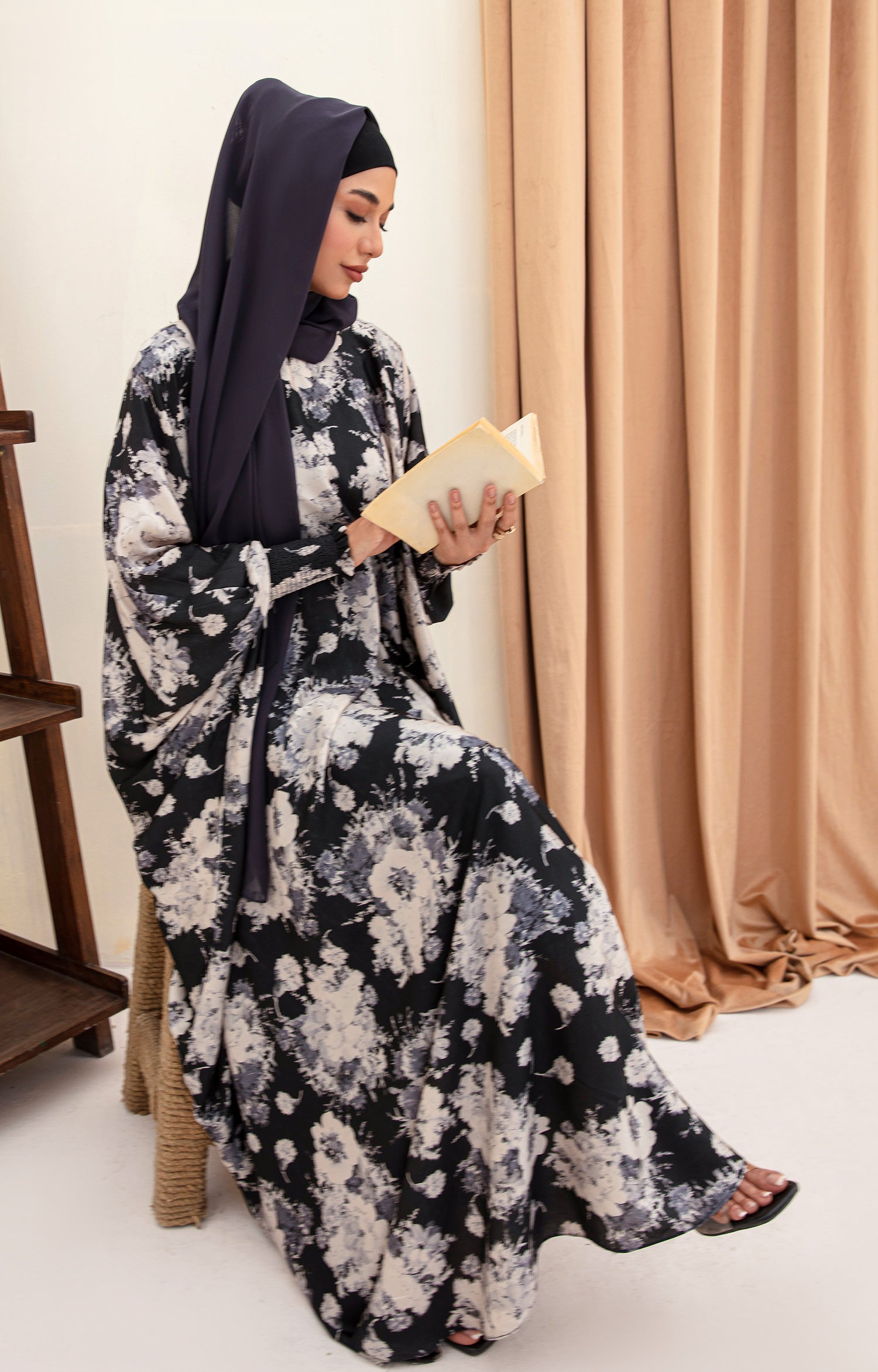 AVERY PRINTED CAPE