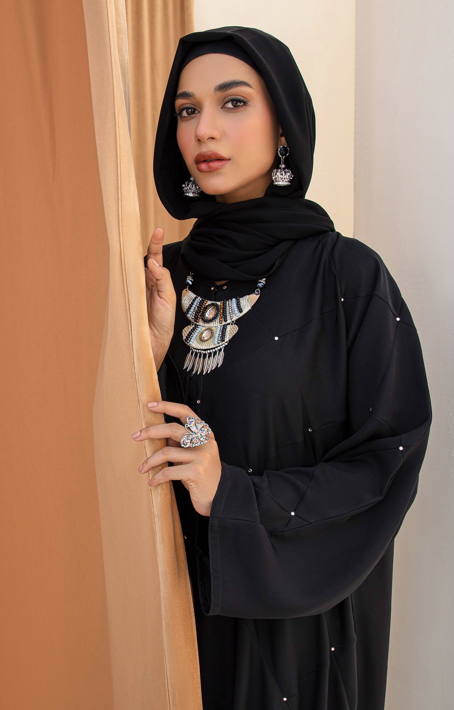 BLACK ARCADE FRONT OPEN ABAYA