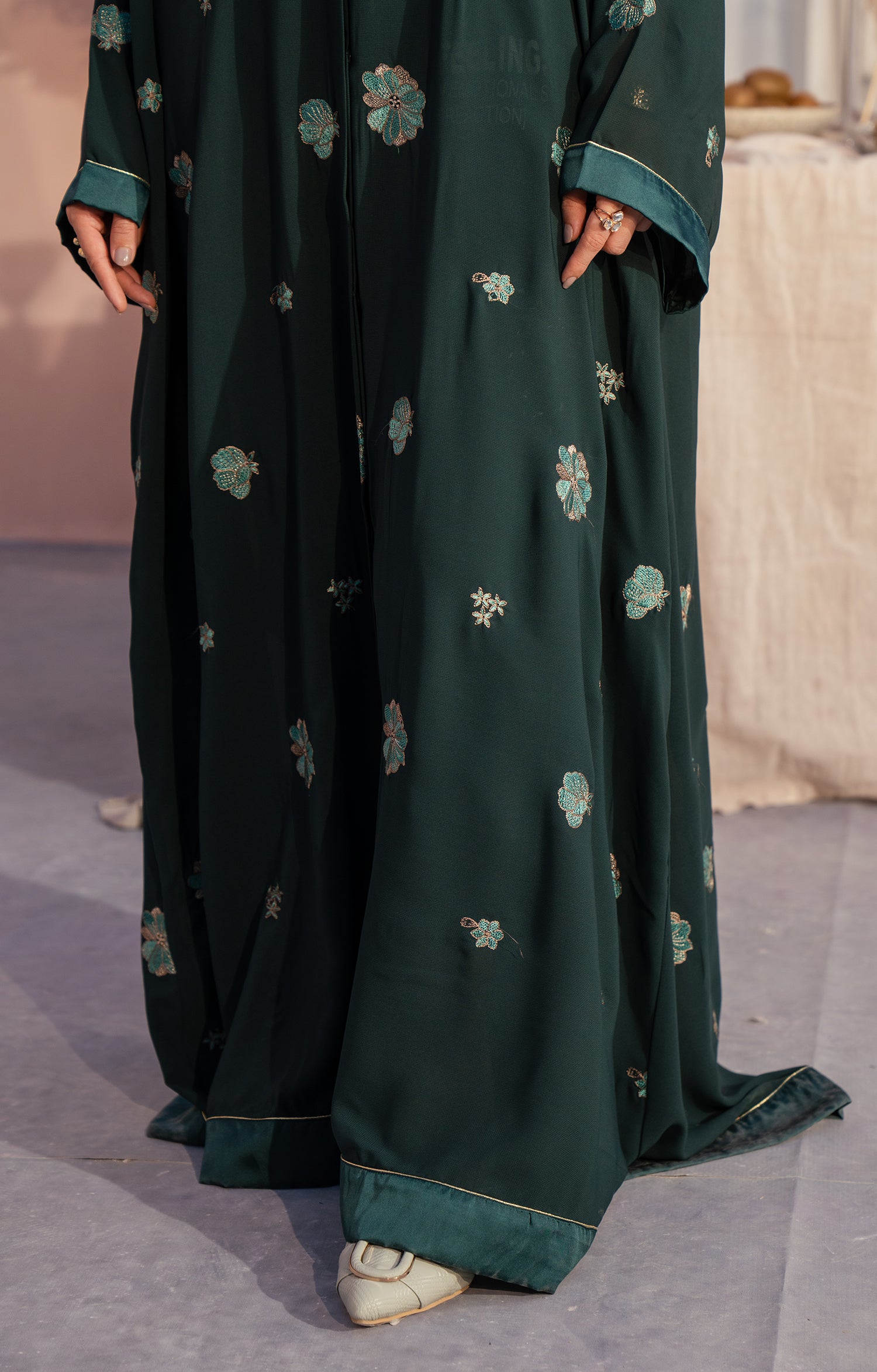 PRISTINE GREEN FRONT OPEN ABAYA