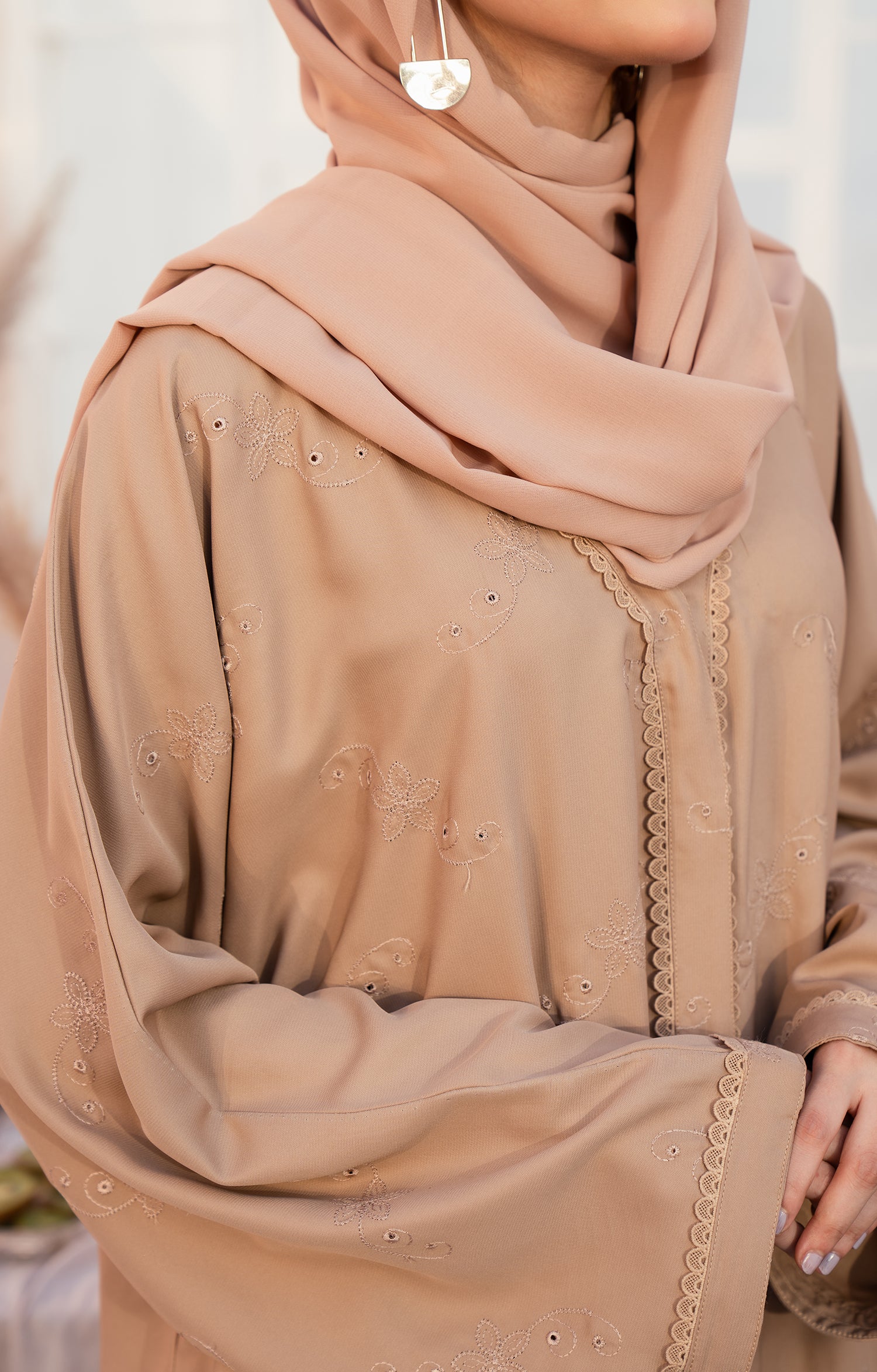 IVORY FAWN FRONT OPEN ABAYA