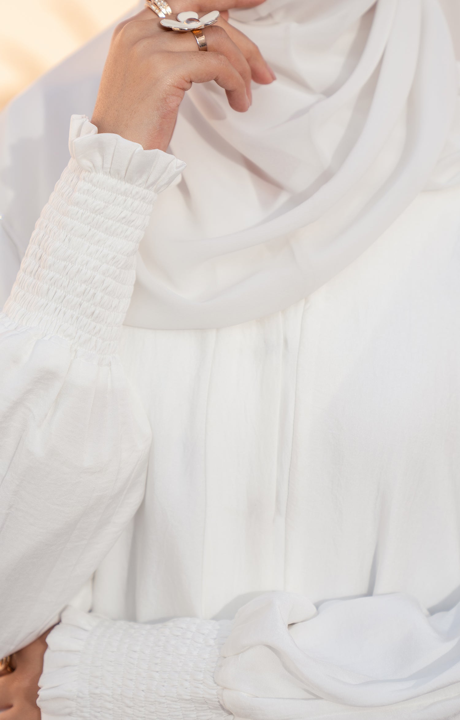 WHITE MIST FRONT OPEN ABAYA