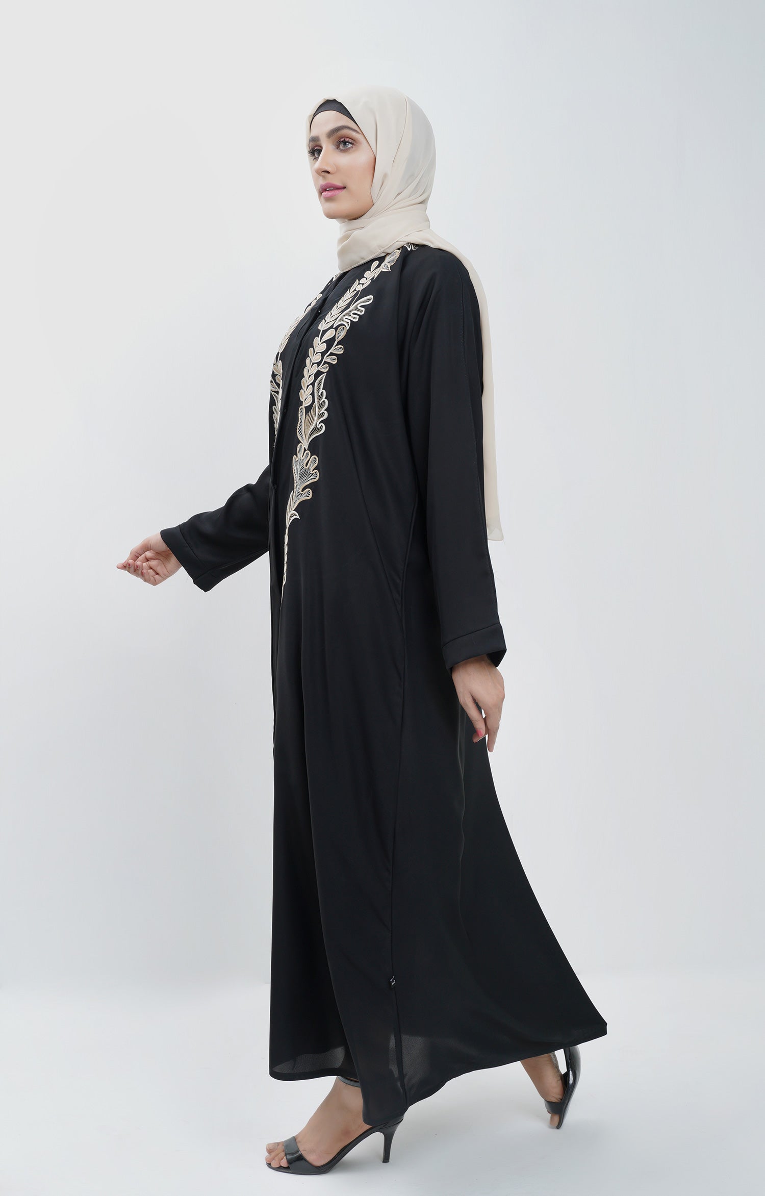 Emel Front Embroidered Abaya