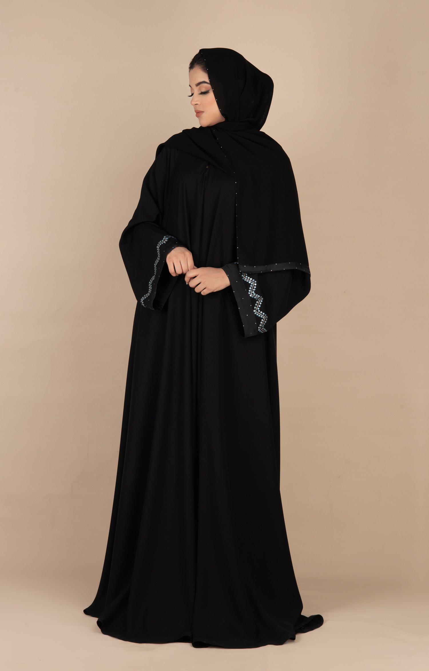 Wave Cuff Abaya