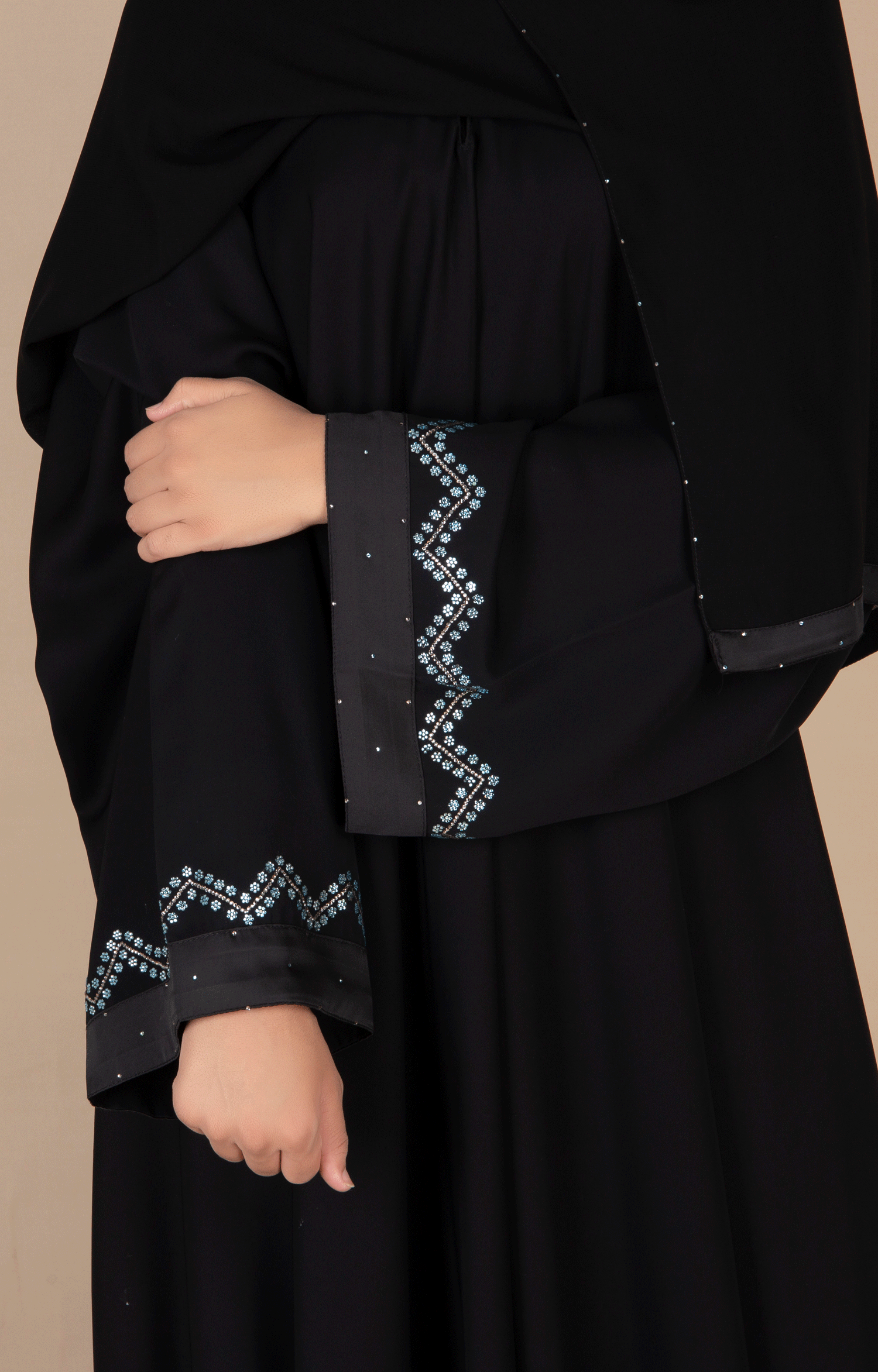 Wave Cuff Abaya