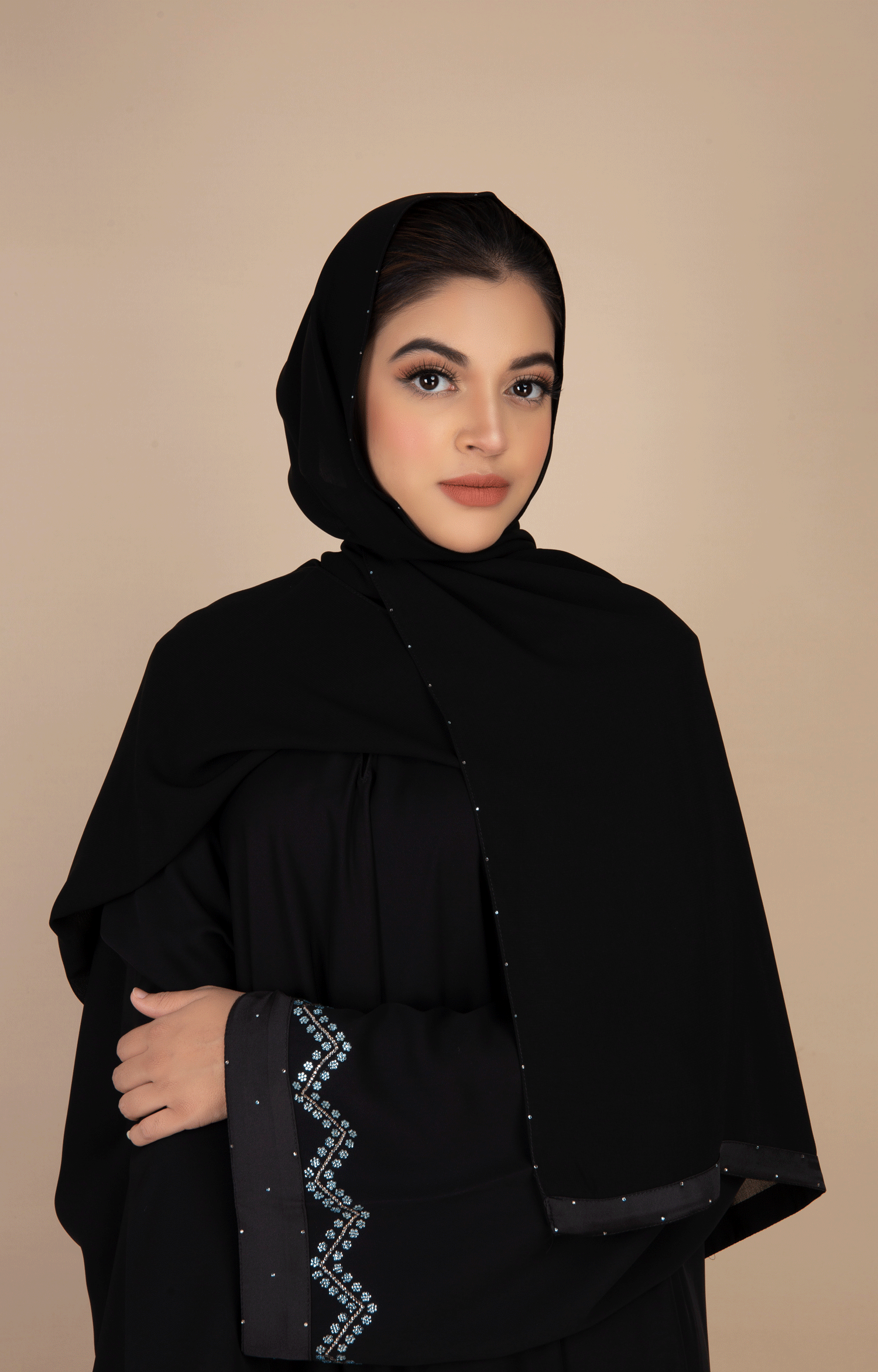 Wave Cuff Abaya