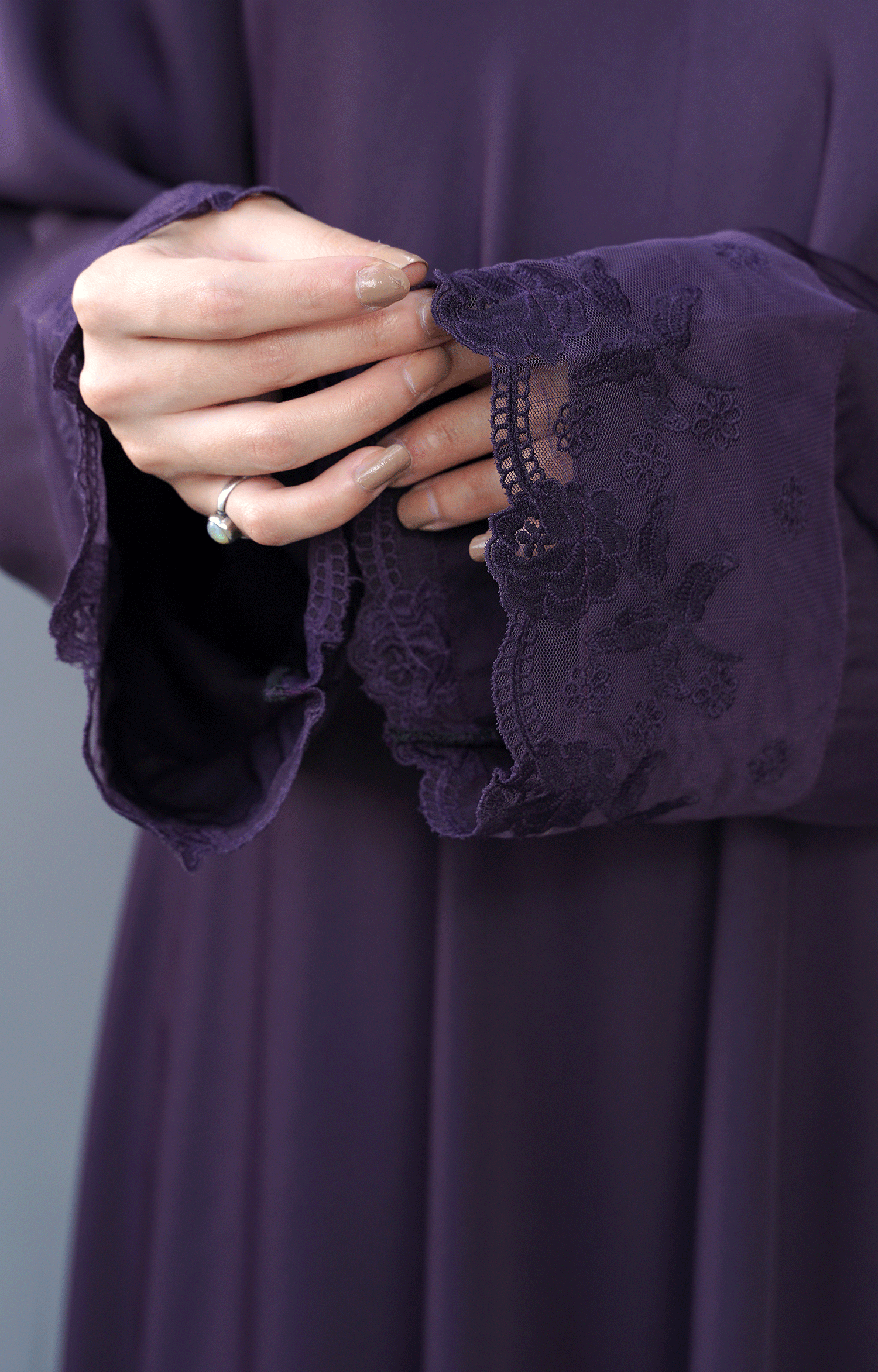 Thistle Purple Front Closed Abaya