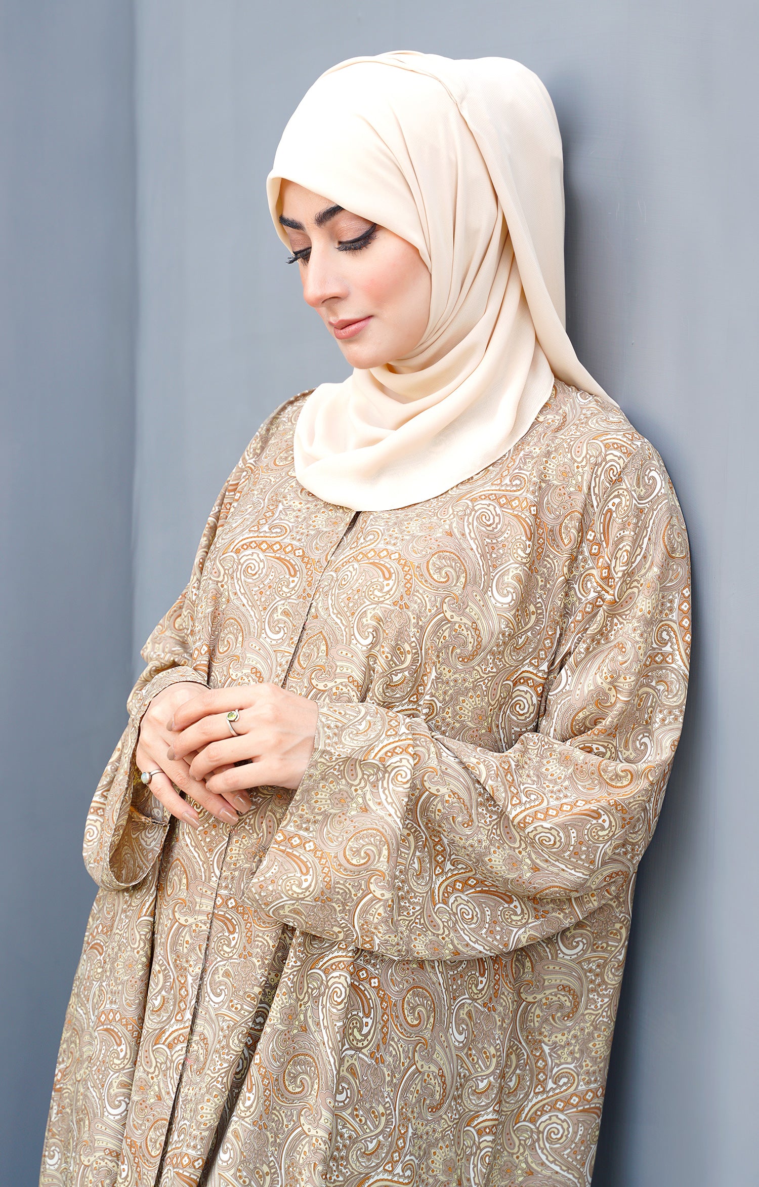 CRÈME printed modest wear