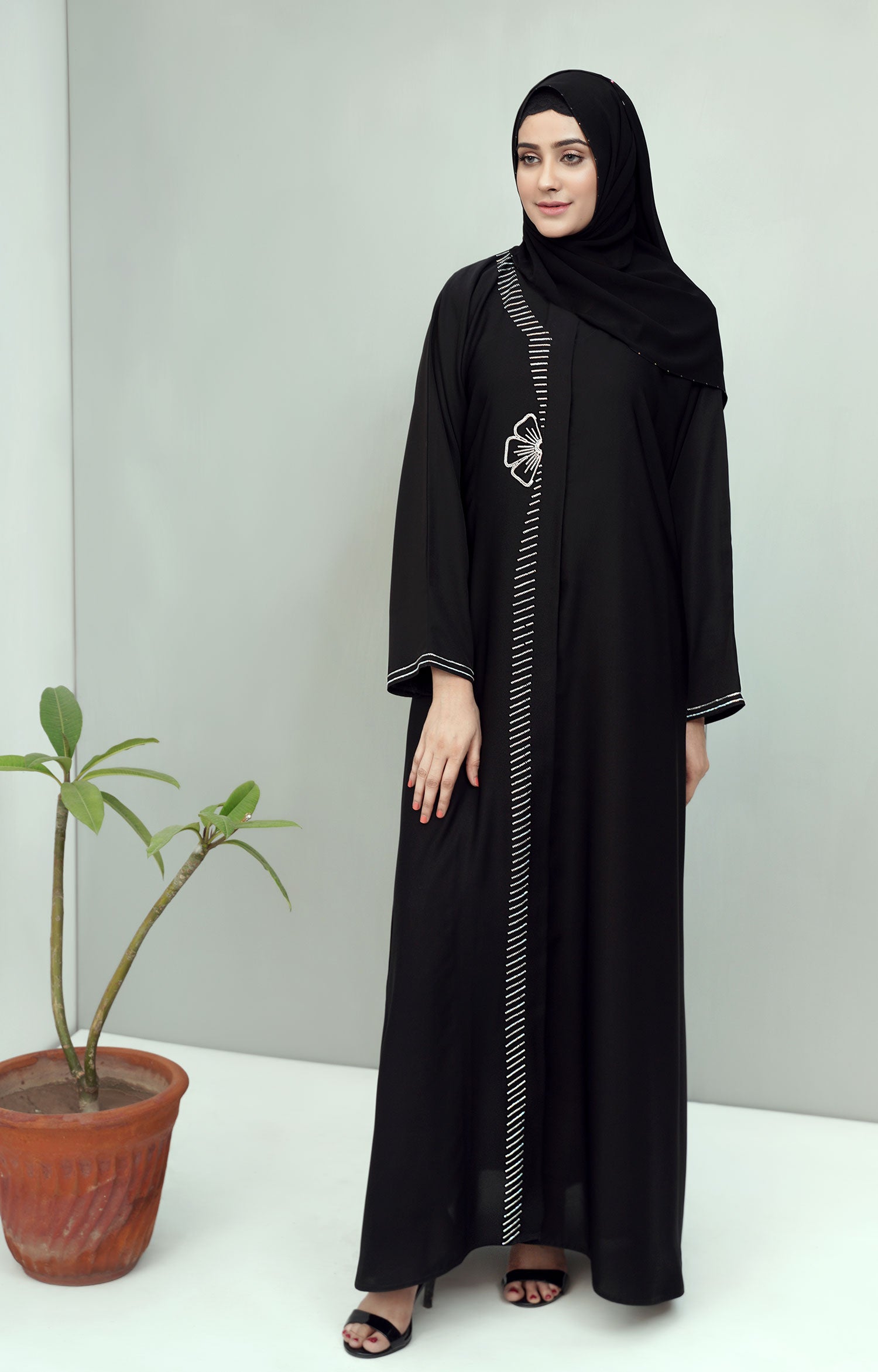 RICH BLACK SWAROVSKI STONE OPEN ABAYA