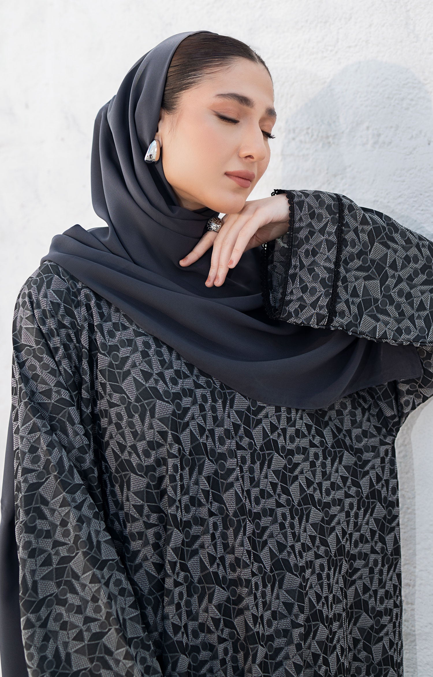 GREY WAVE ABAYA