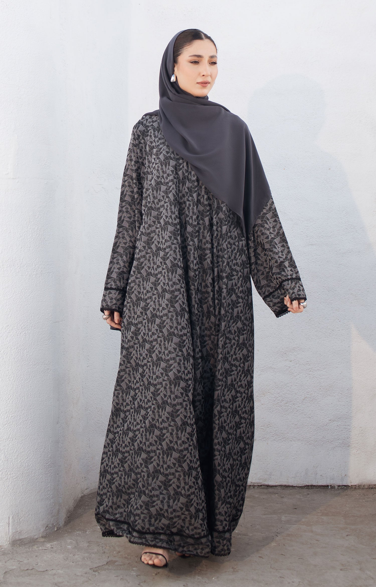 GREY WAVE ABAYA