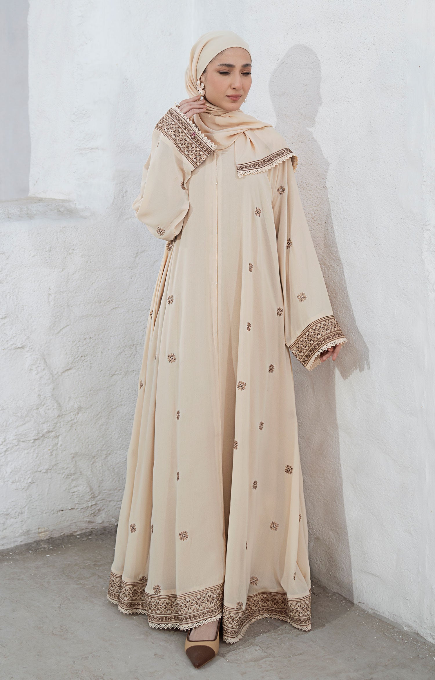 SABLE BEIGE ABAYA