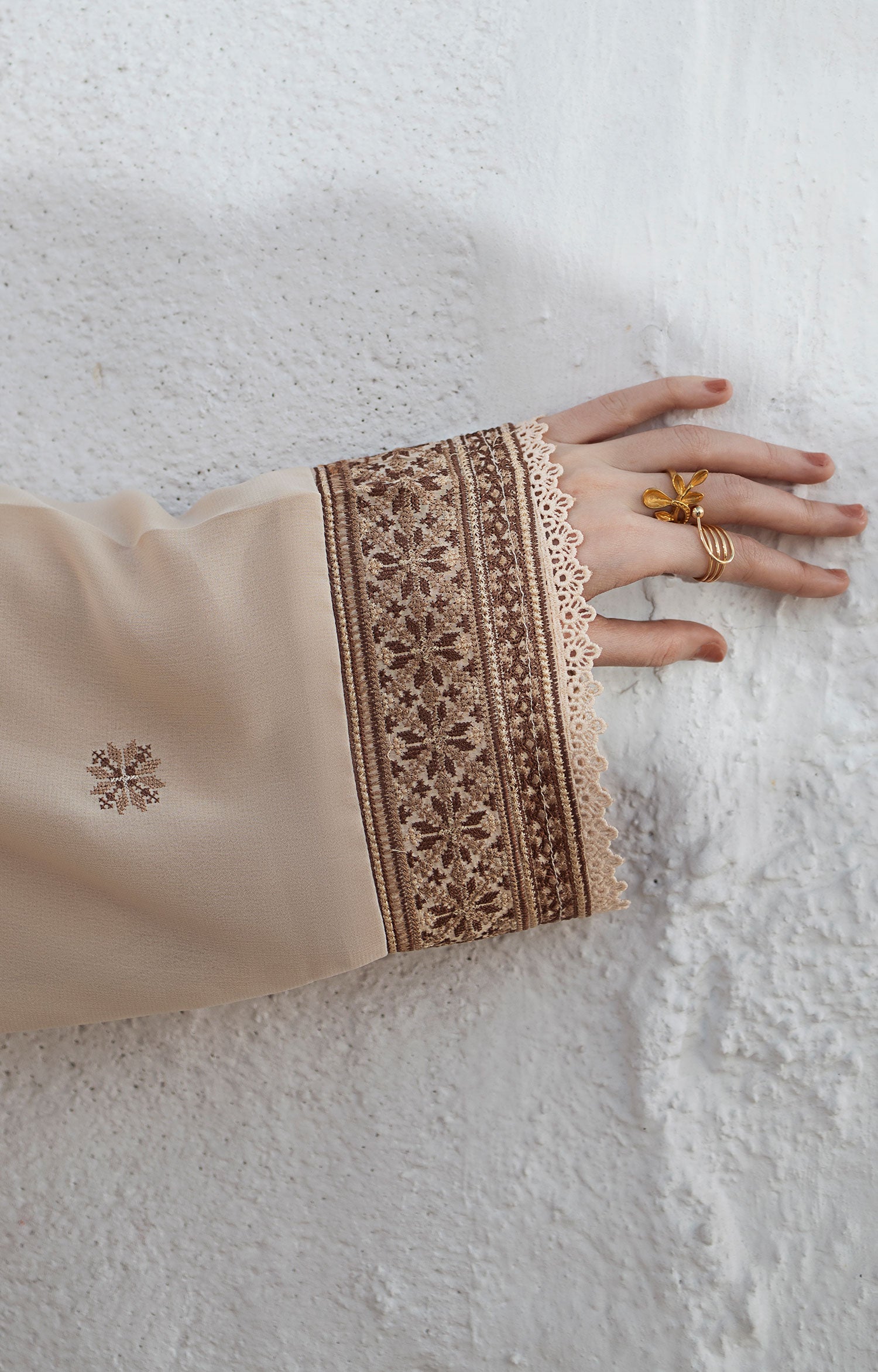 SABLE BEIGE ABAYA